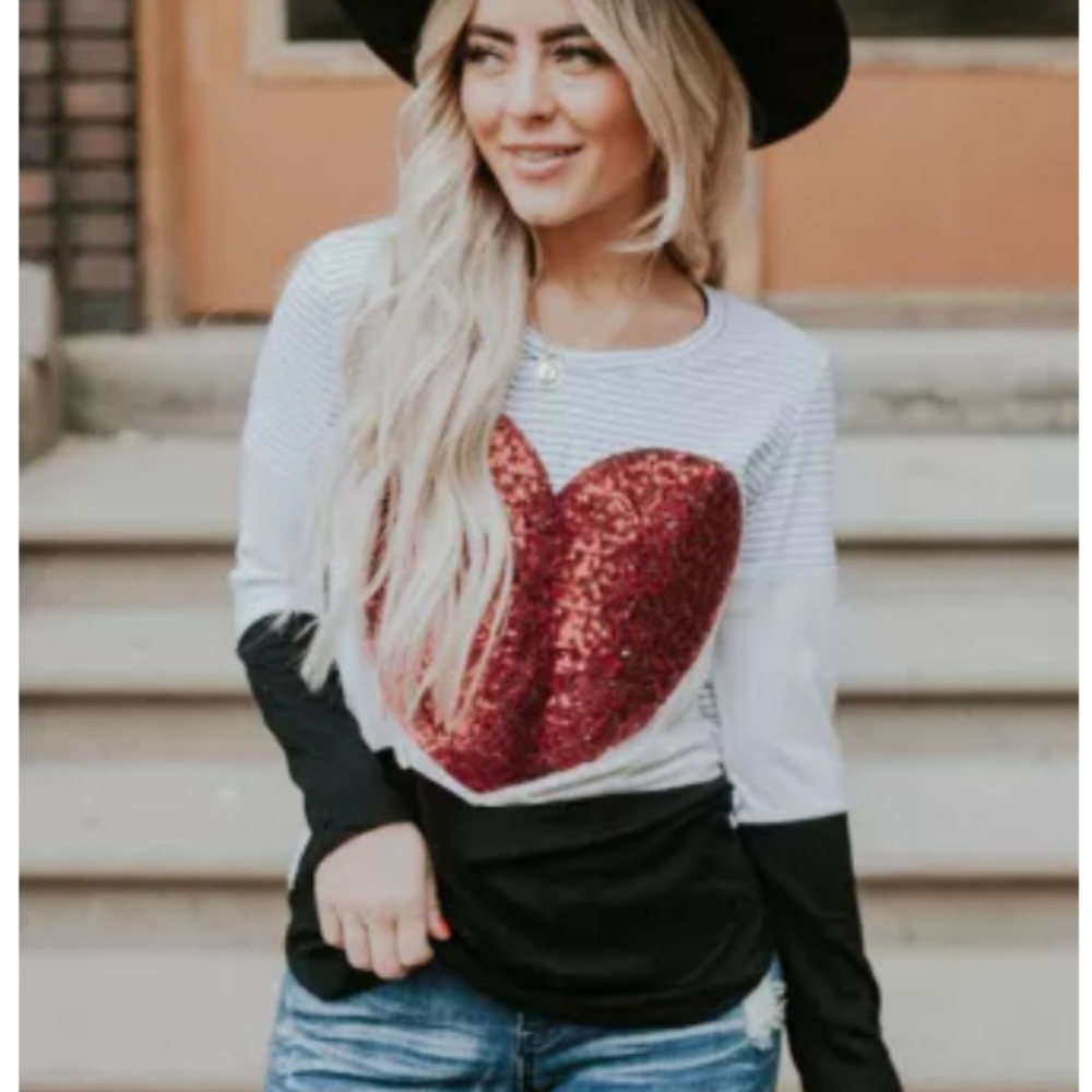 ♥️New boutique red heart sequins top - Picture 5 of 10